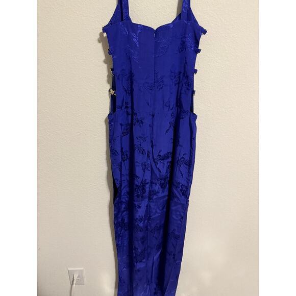 Lovers + Friends Bellevue Gown - Picture 2 of 7